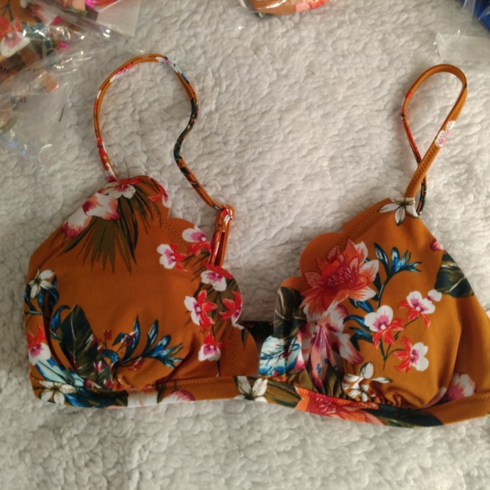 Vanilla Beach Bikini top - Picture 1 of 8